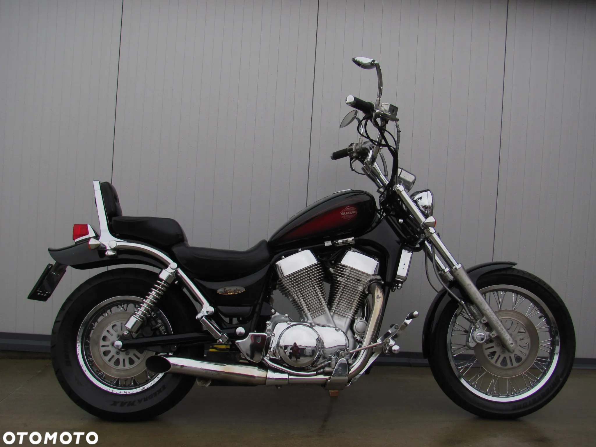 Suzuki Intruder - 2