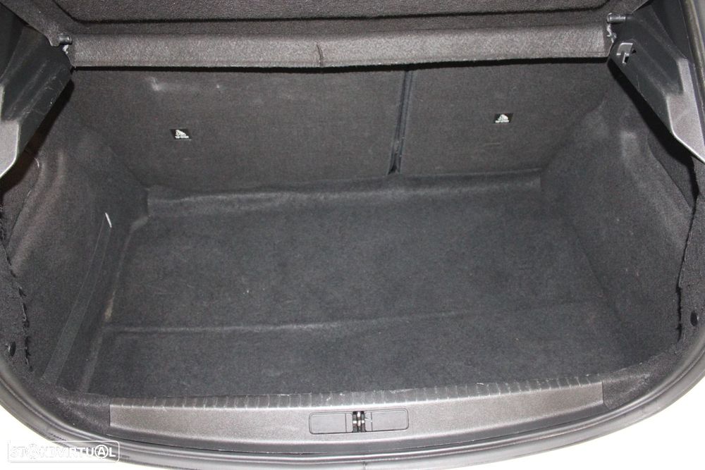 Peugeot 208 1.2 PureTech Active Pack - 26