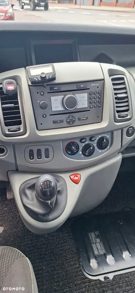 Opel Vivaro - 11