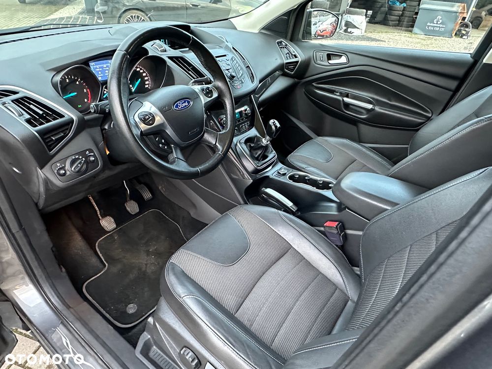 Ford Kuga 2.0 TDCi 2x4 Titanium - 19