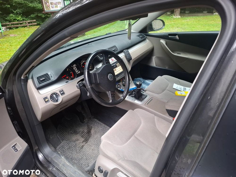 Volkswagen Passat 2.0 TDI Comfortline - 7