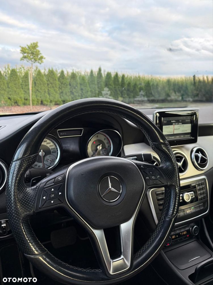 Mercedes-Benz CLA - 10