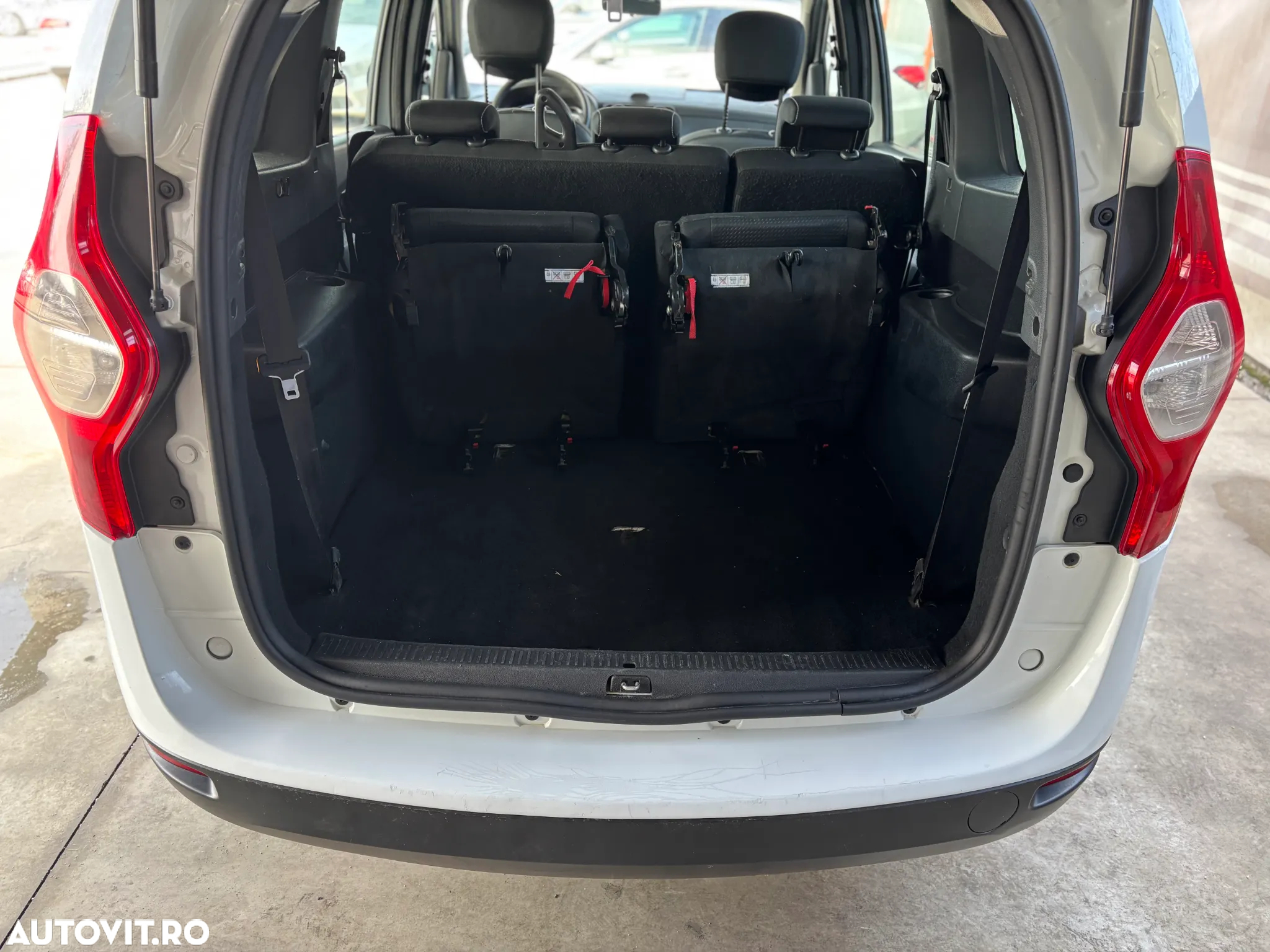 Dacia Lodgy 1.5 dCi 90 CP Ambiance - 11