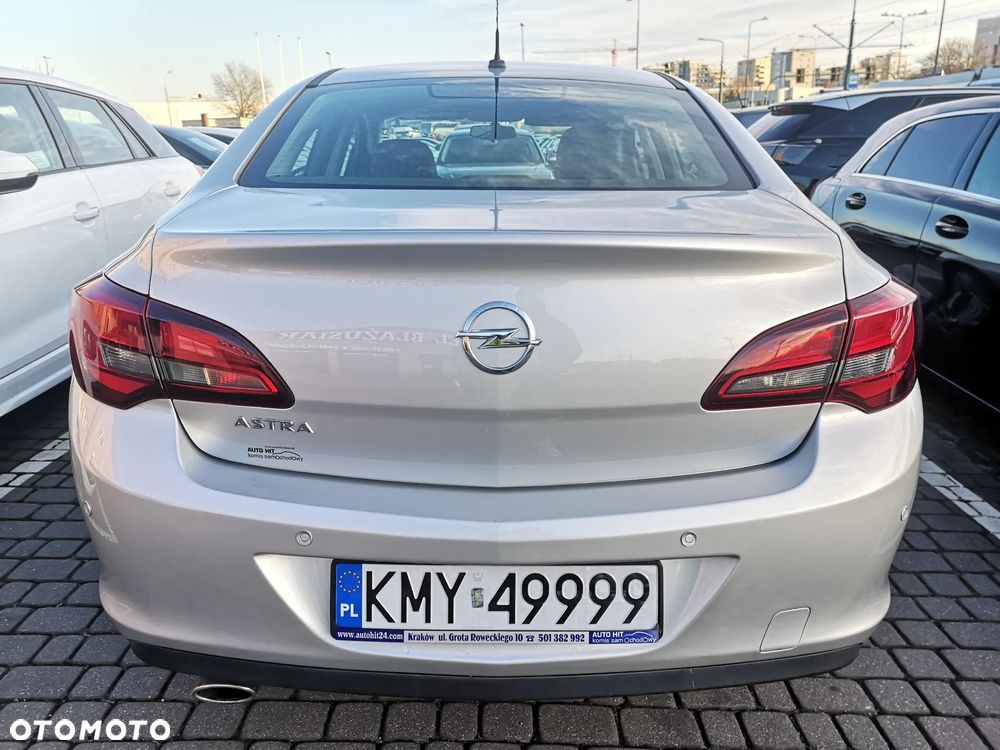 Opel Astra 1.4 T Enjoy - 4