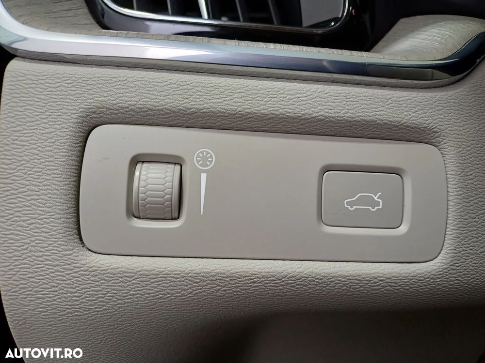 Volvo XC 60 T5 AWD Inscription - 9