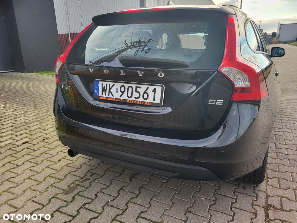 Volvo V60 D2 Momentum - 19