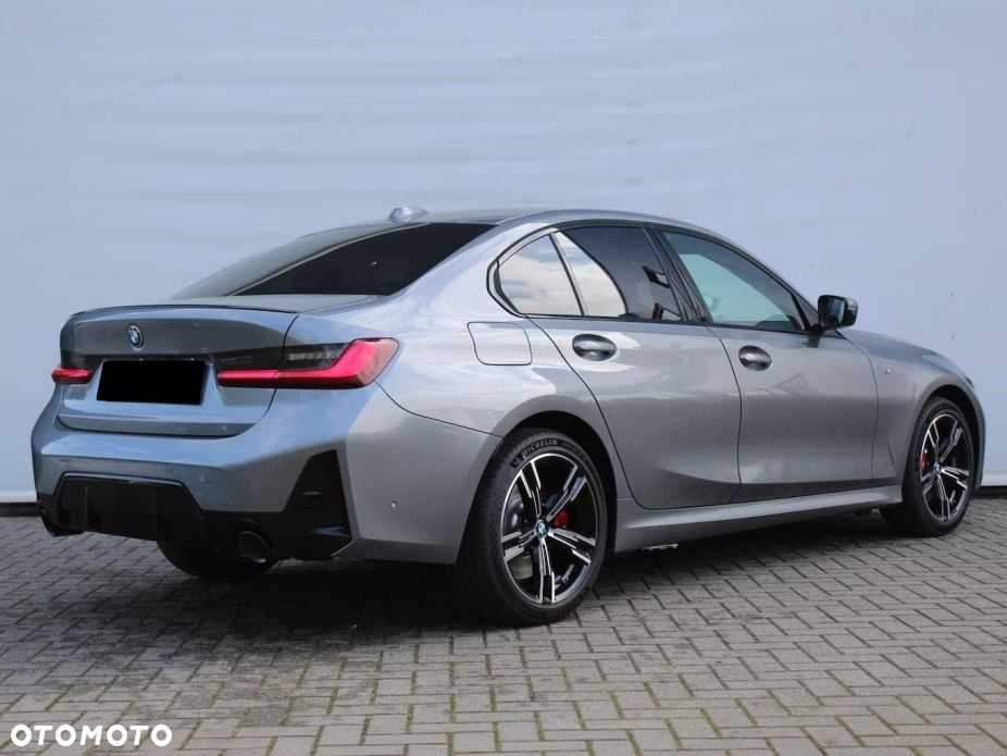 BMW Seria 3 330i xDrive M Sport - 5