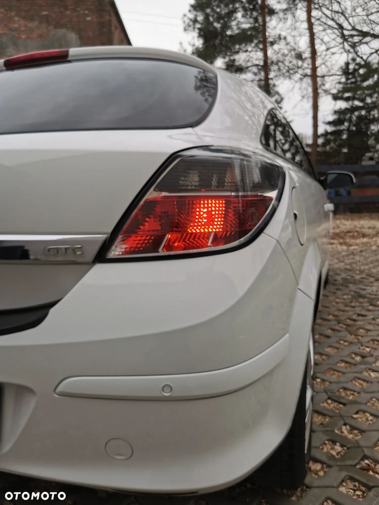 Opel Astra 1.6 Black&White - 10
