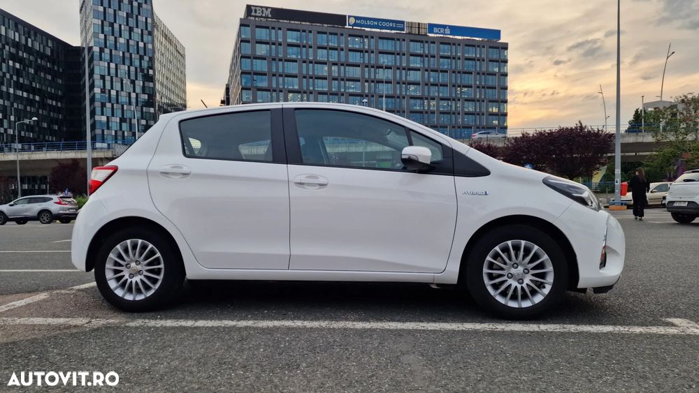 Toyota Yaris 1.5 VVT-i HSD Dynamic - 9