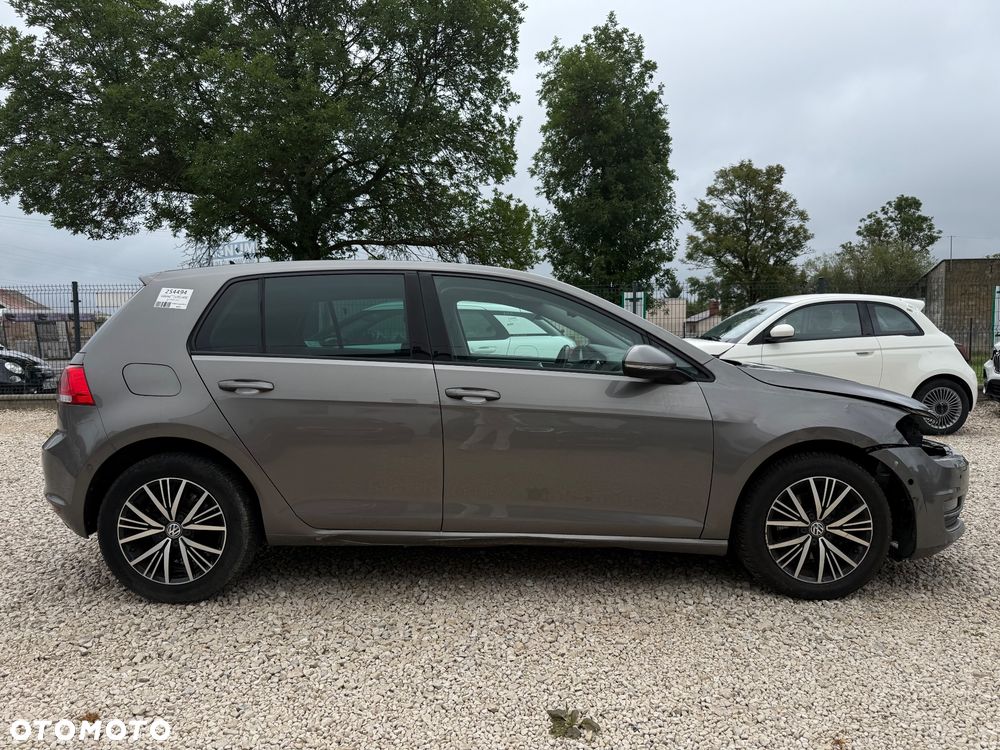 Volkswagen Golf - 4