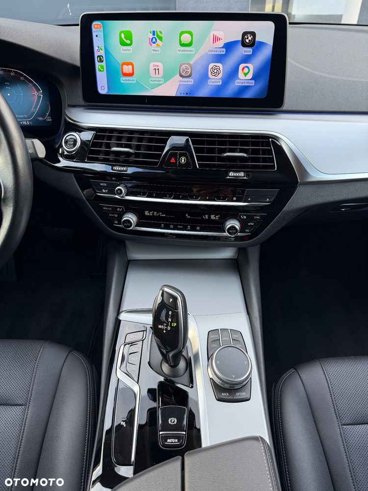 BMW Seria 5 518d Sport Line sport - 31