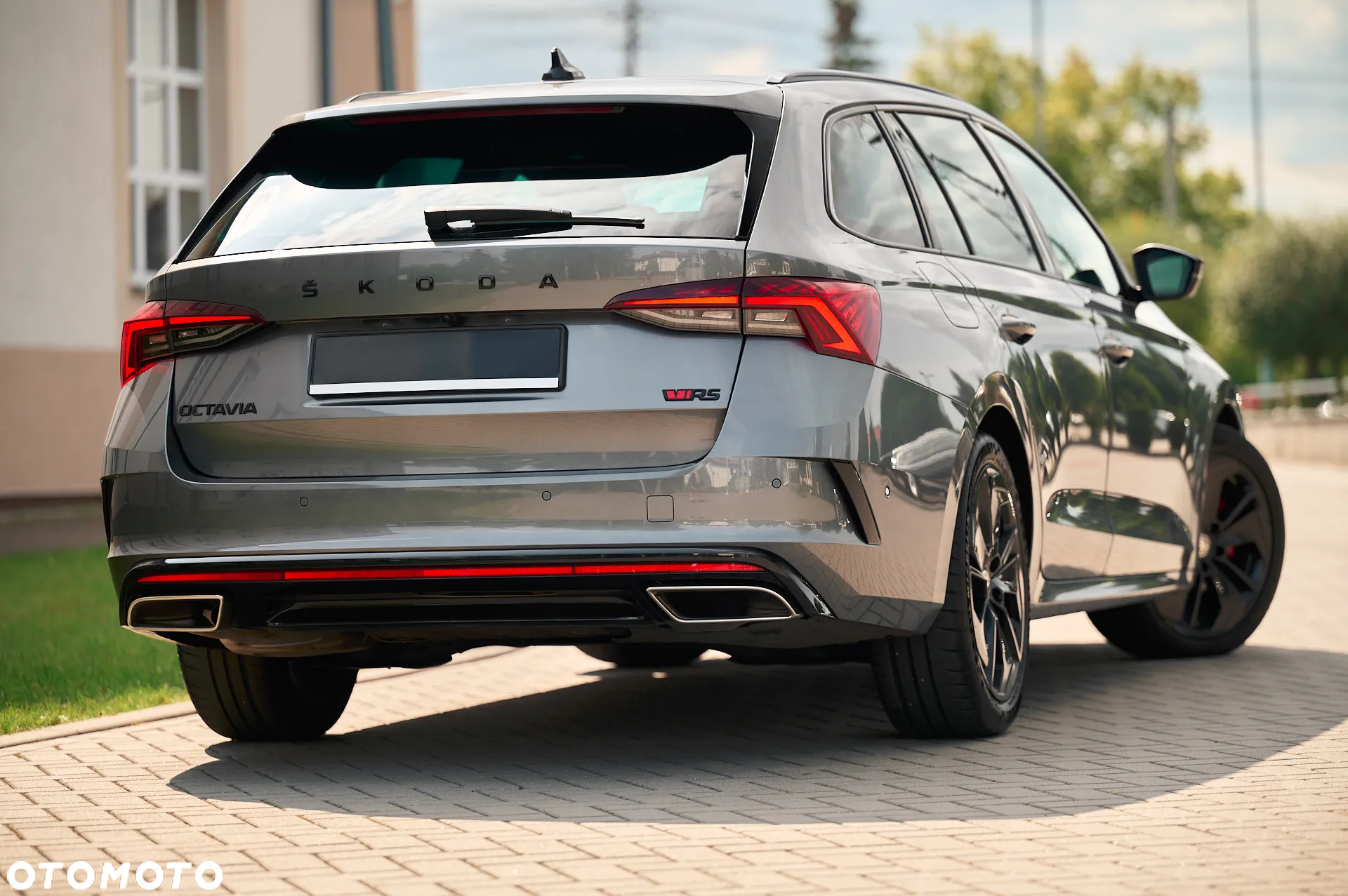 Skoda Octavia Combi 2.0 TDI DSG RS - 4