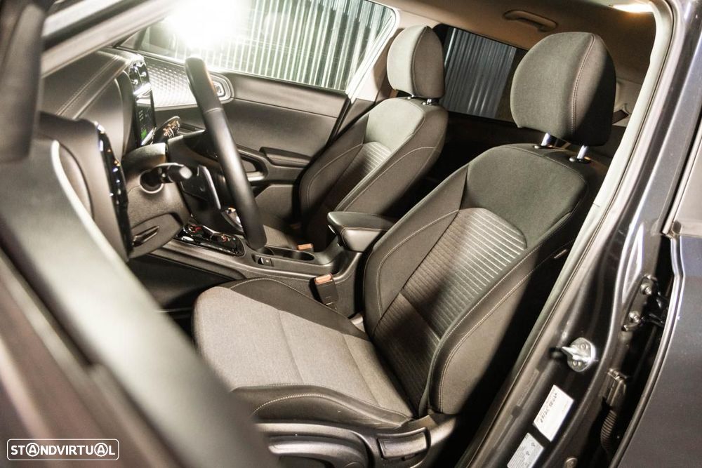 Kia e-Soul Vision - 35