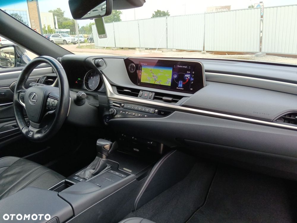 Lexus ES 300h F Sport - 11