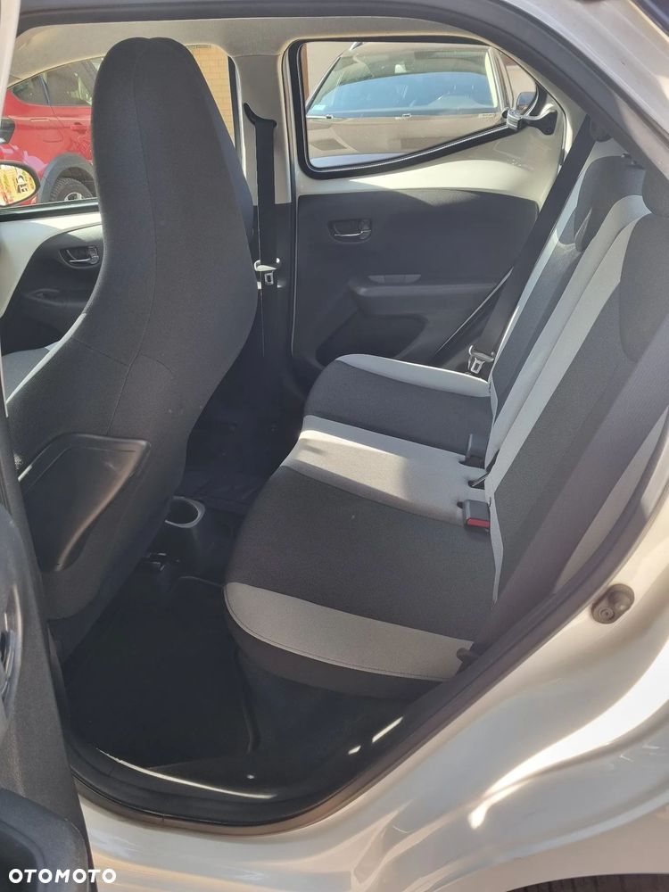 Toyota Aygo x-play - 9