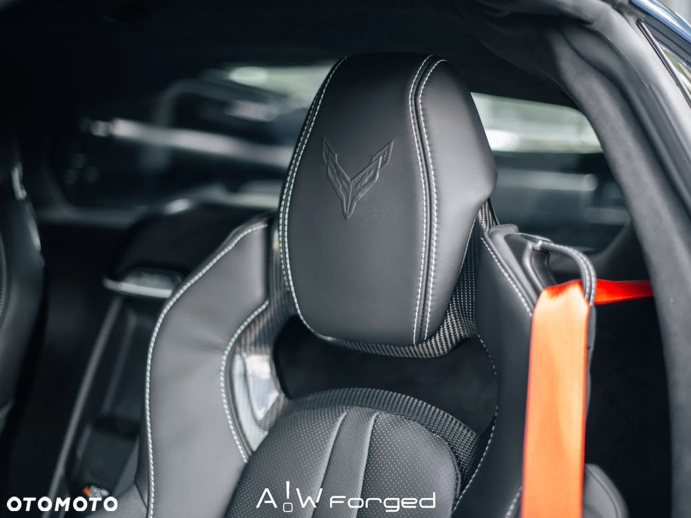 Chevrolet Corvette - 35