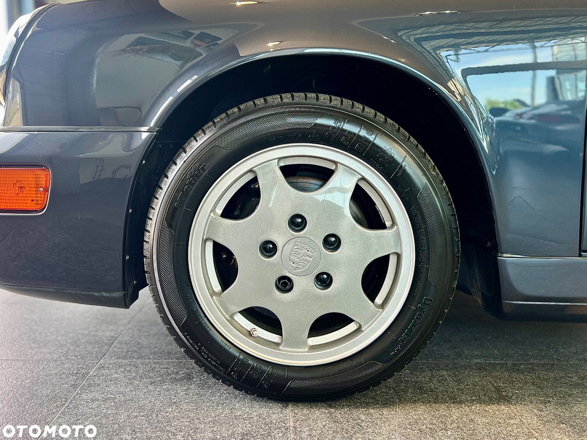 Porsche 911 Carrera 2 Cabriolet - 11