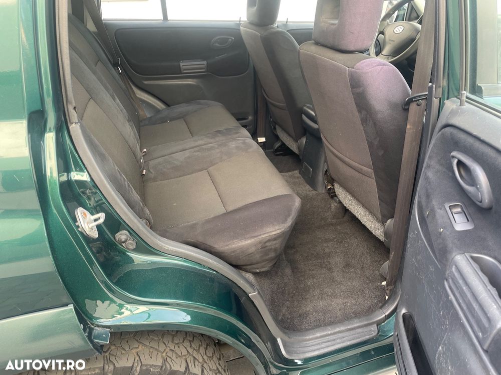 Suzuki Grand Vitara 2.0i - 8