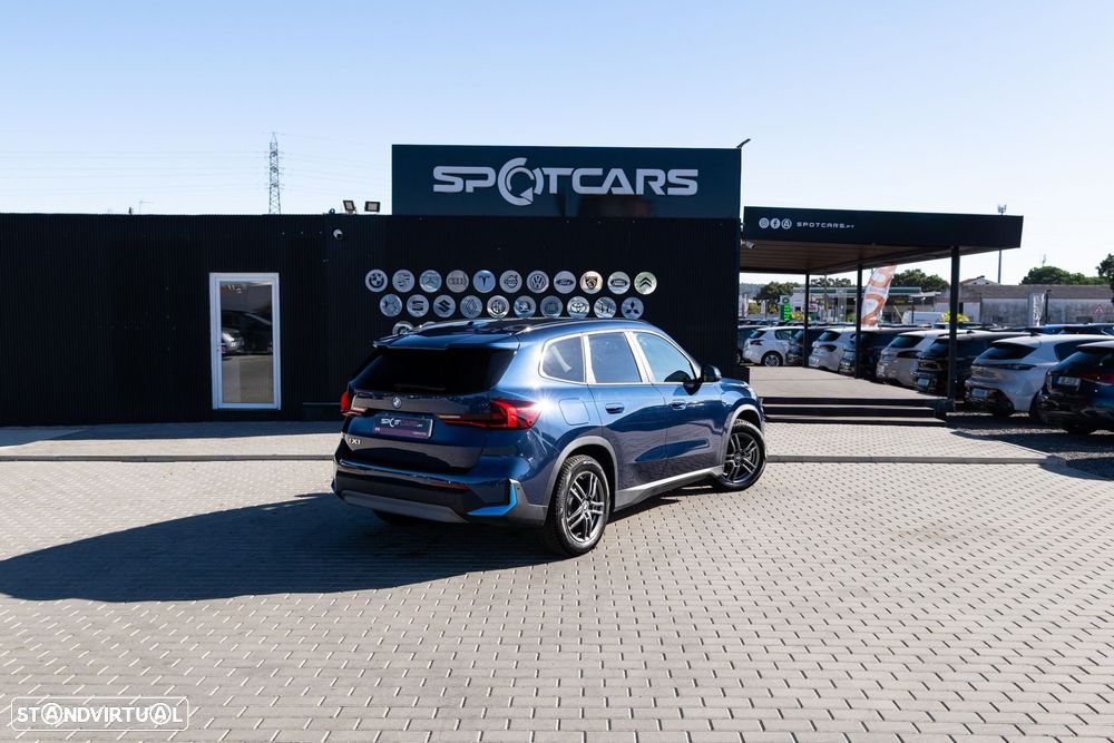 BMW iX1 xDrive30 - 9