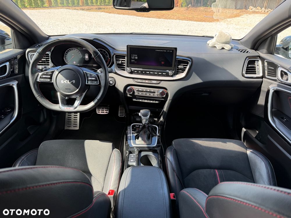Kia ProCeed 1.6 T-GDI GT DCT - 11