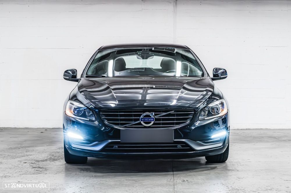 Volvo V60 2.0 D4 Momentum Start/Stop - 4