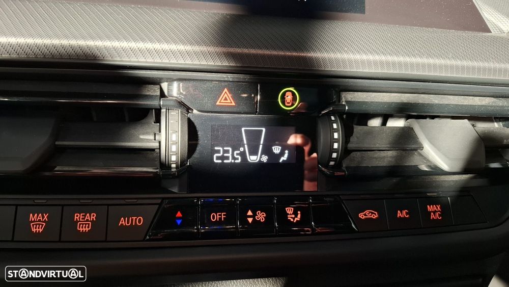 BMW 116 d Pack Desportivo M Auto - 24