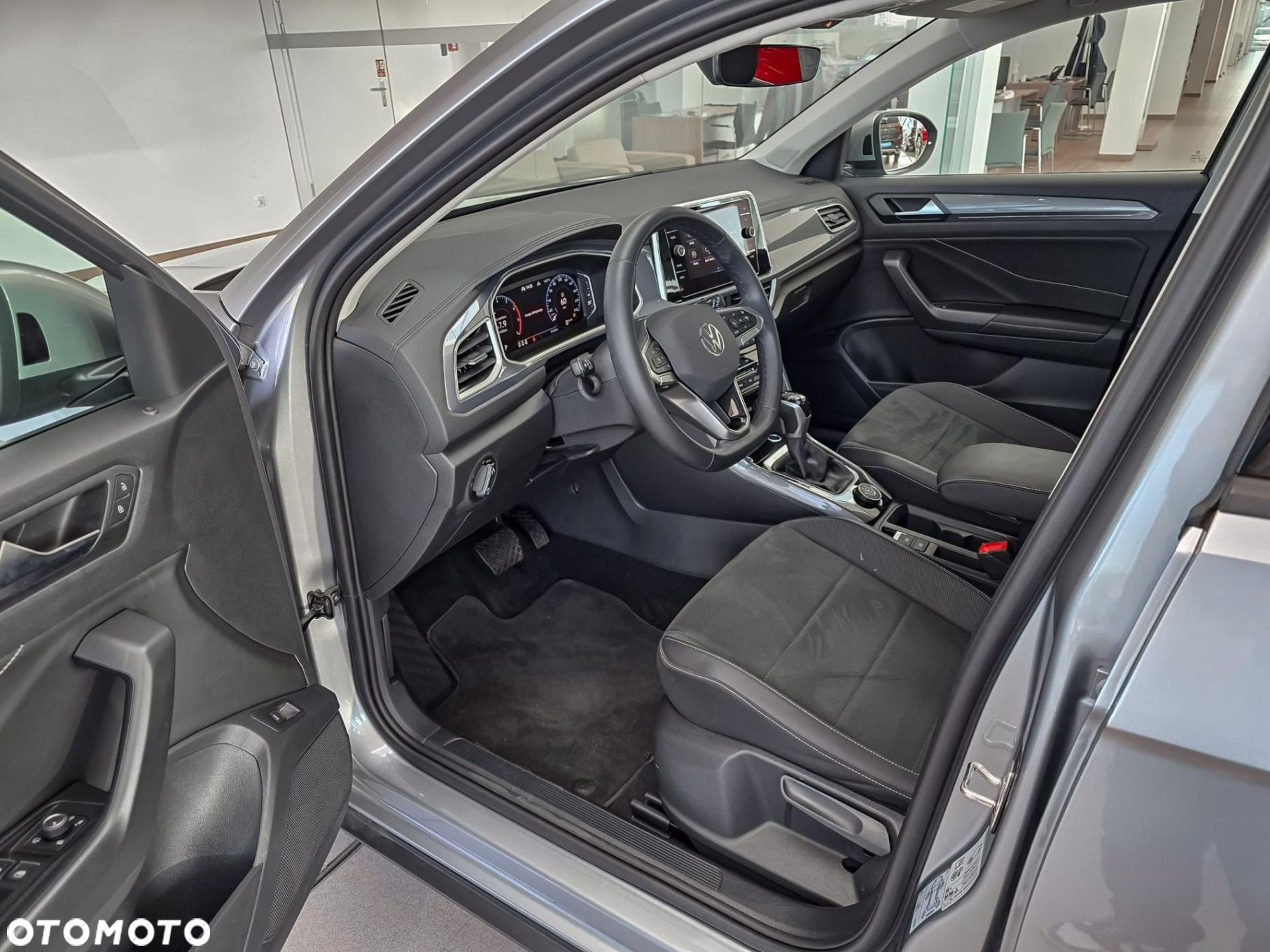 Volkswagen T-Roc - 10