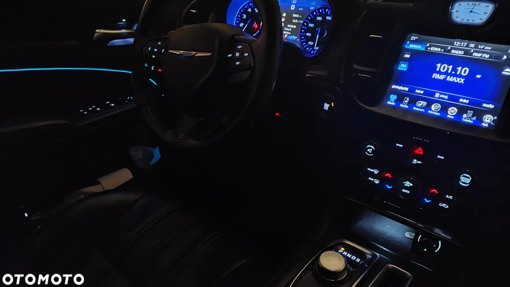 Chrysler 300s - 10