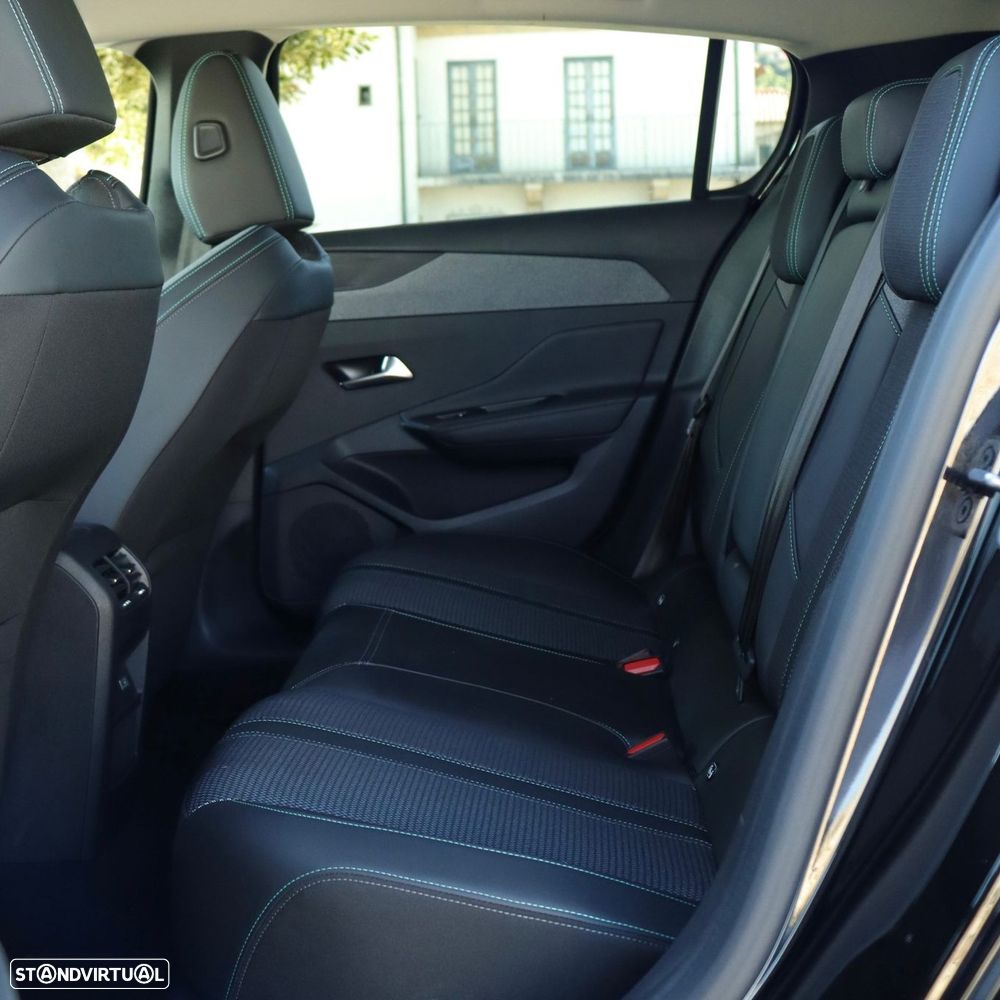Peugeot 308 1.2 PureTech Allure EAT8 - 26
