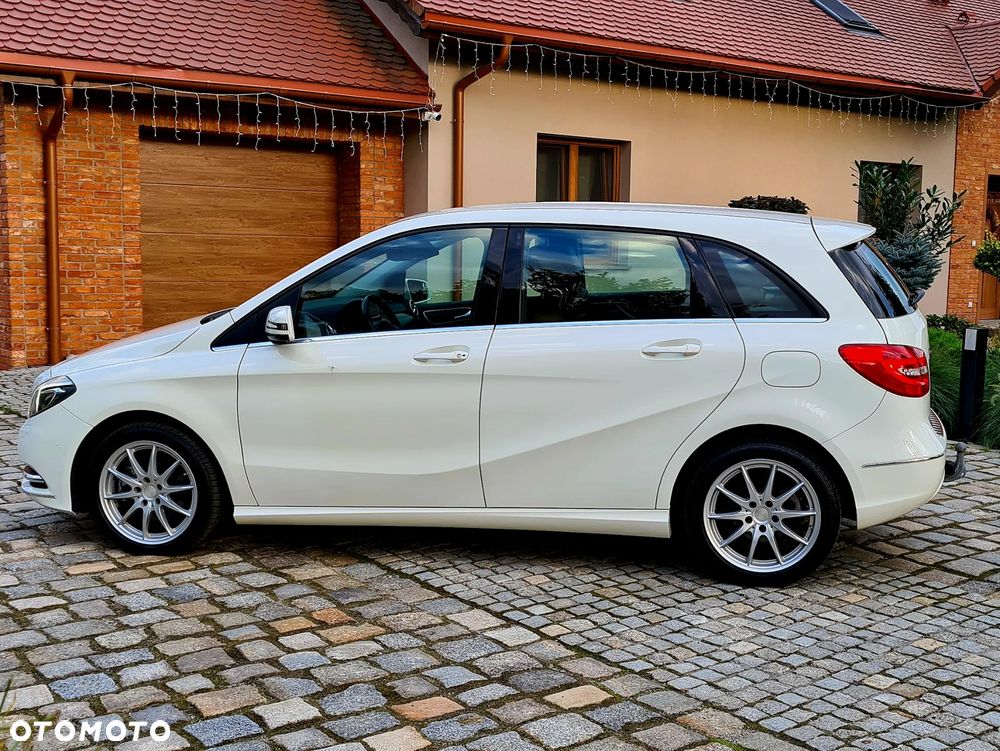 Mercedes-Benz Klasa B 200 7G-DCT AMG Line - 28