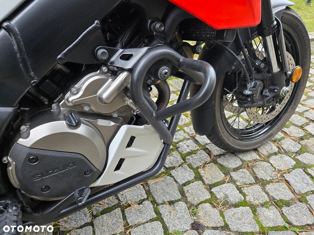 Suzuki V-STROM - 25