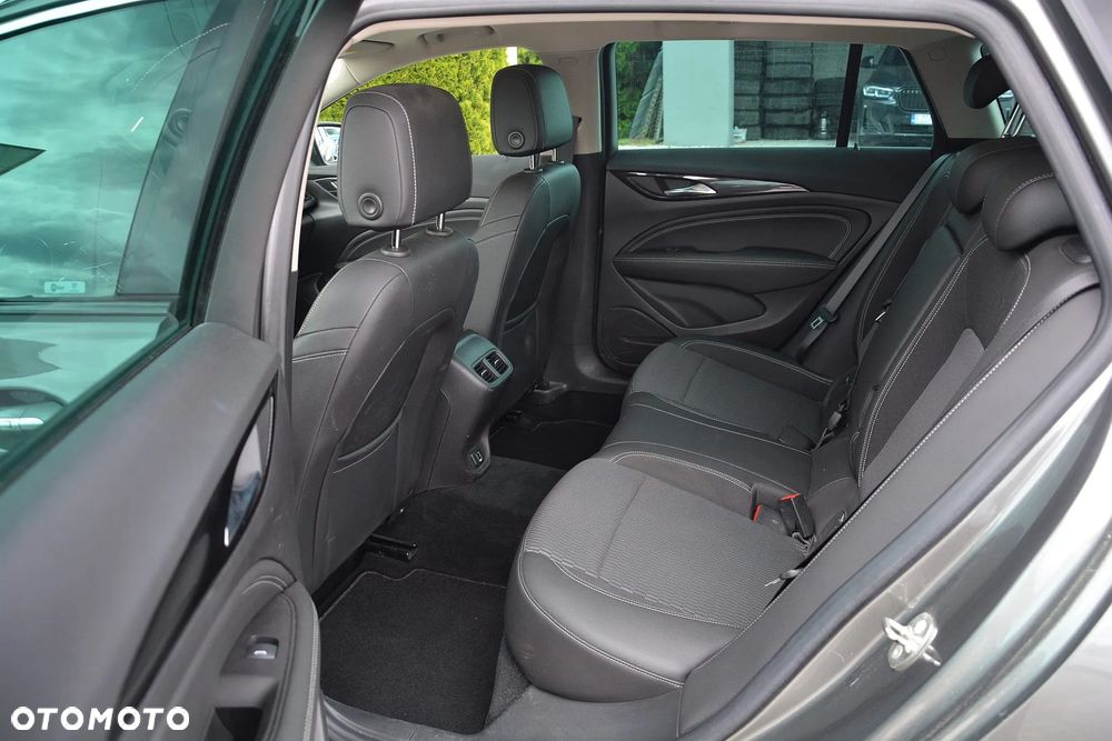 Opel Insignia 2.0 CDTI Cosmo - 11