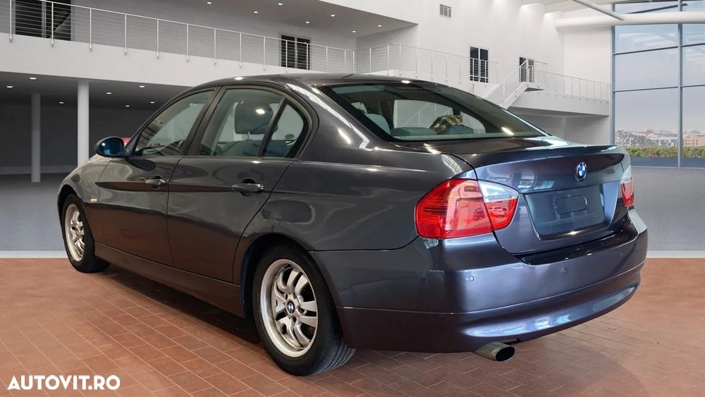 BMW Seria 3 320i - 4