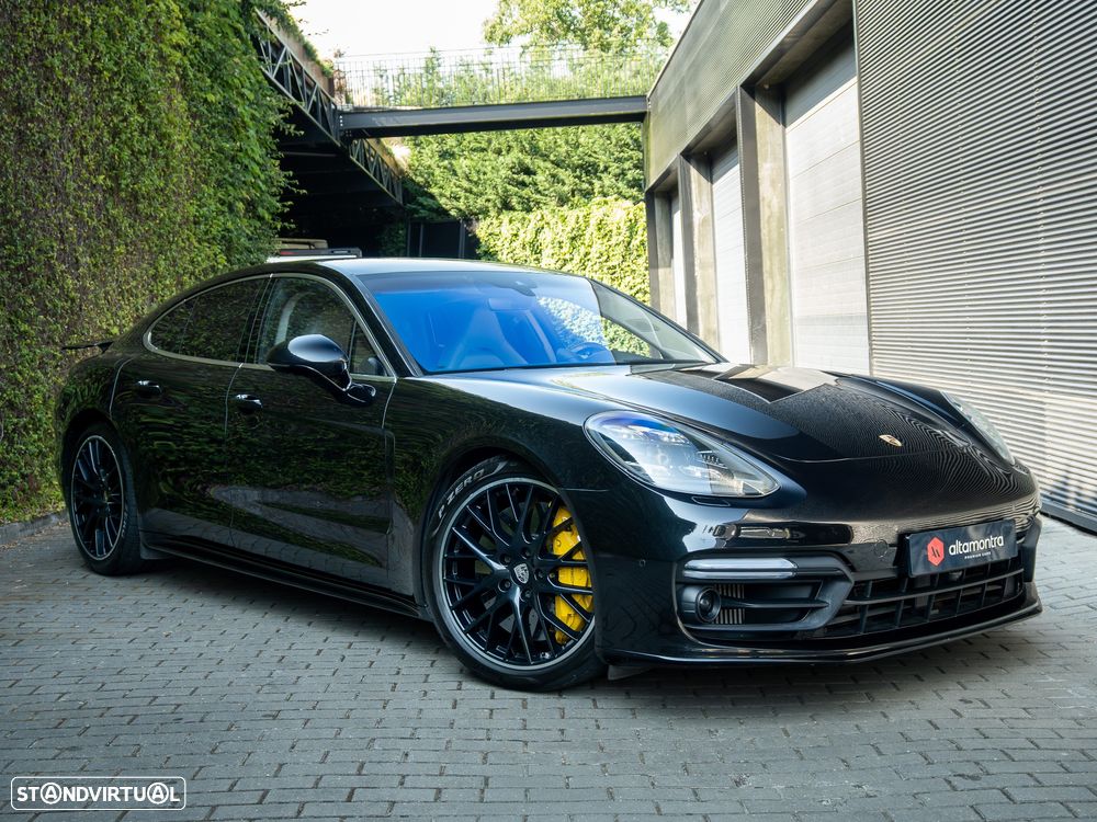 Porsche Panamera Turbo - 1