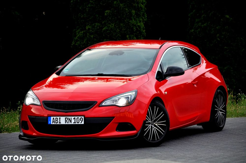 Opel Astra 1.6 Turbo Edition - 1
