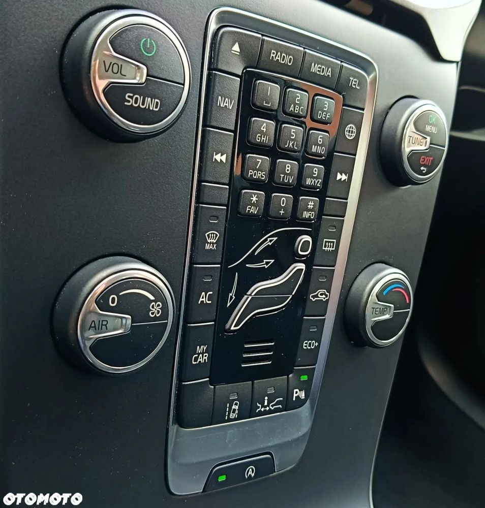 Volvo V40 D2 Geartronic RDesign - 32