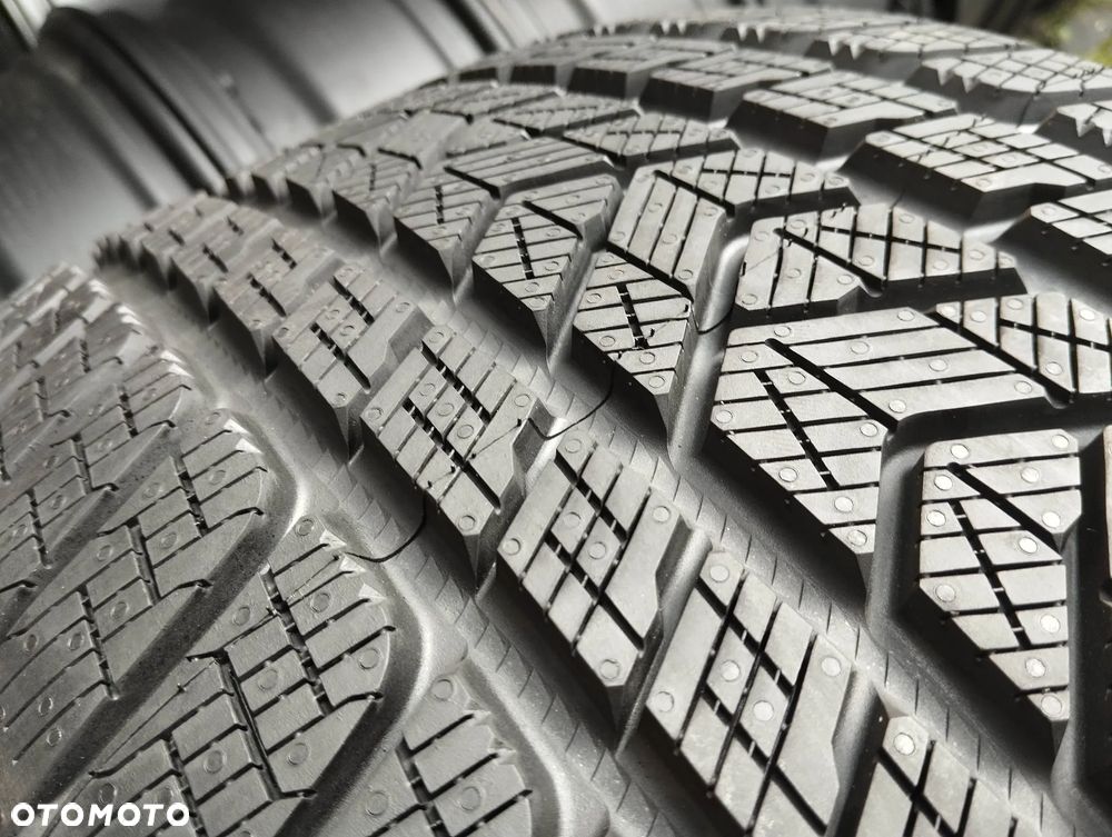 Opona zimowa Pirelli Scorpion Winter 275 35 22 104 V wzmocnienie (XL) - 3