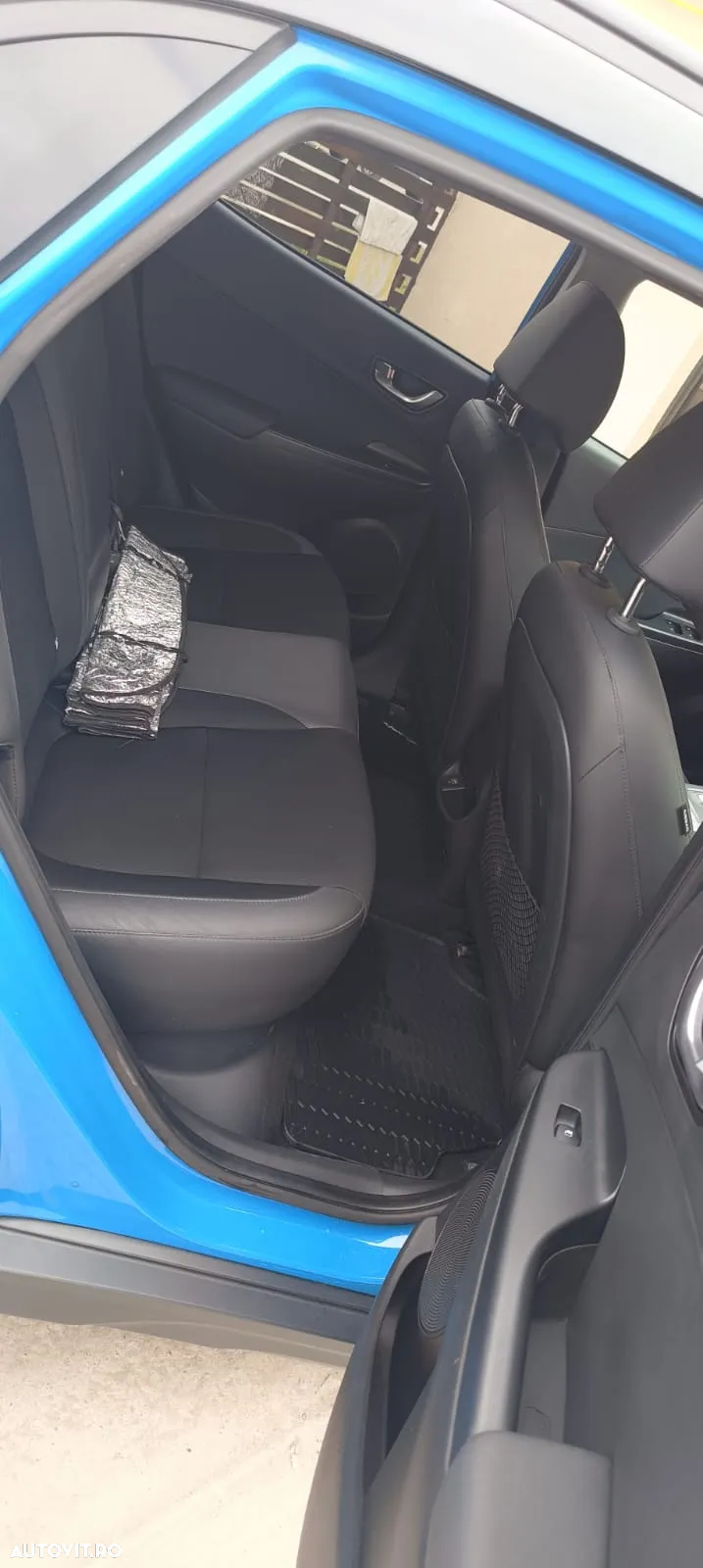 Hyundai KONA - 7