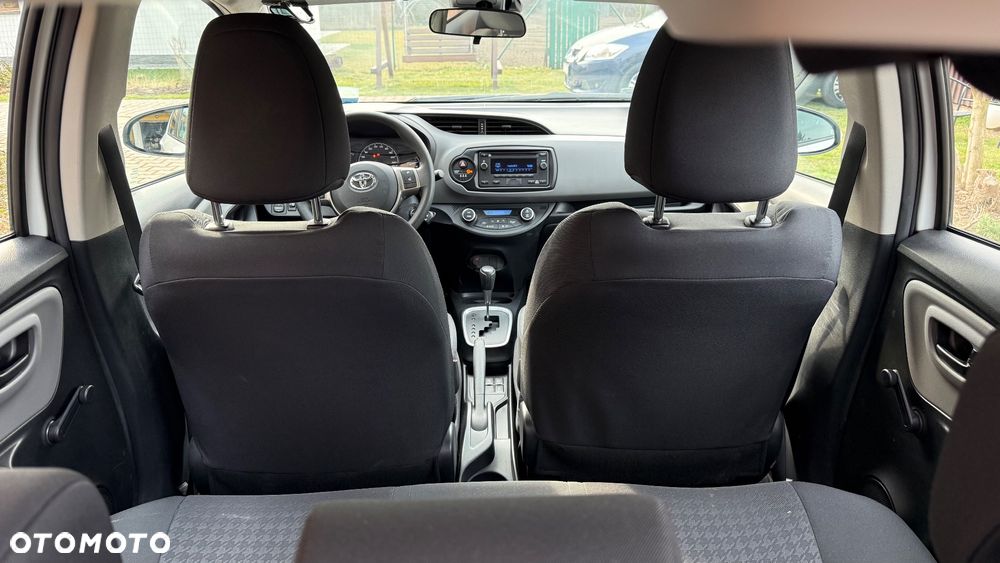 Toyota Yaris Hybrid 100 Premium - 7