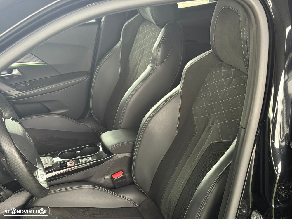 Peugeot e-2008 50 kWh GT Pack - 41