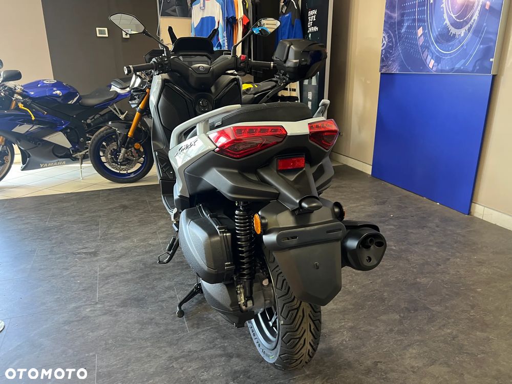 Yamaha X-max - 7