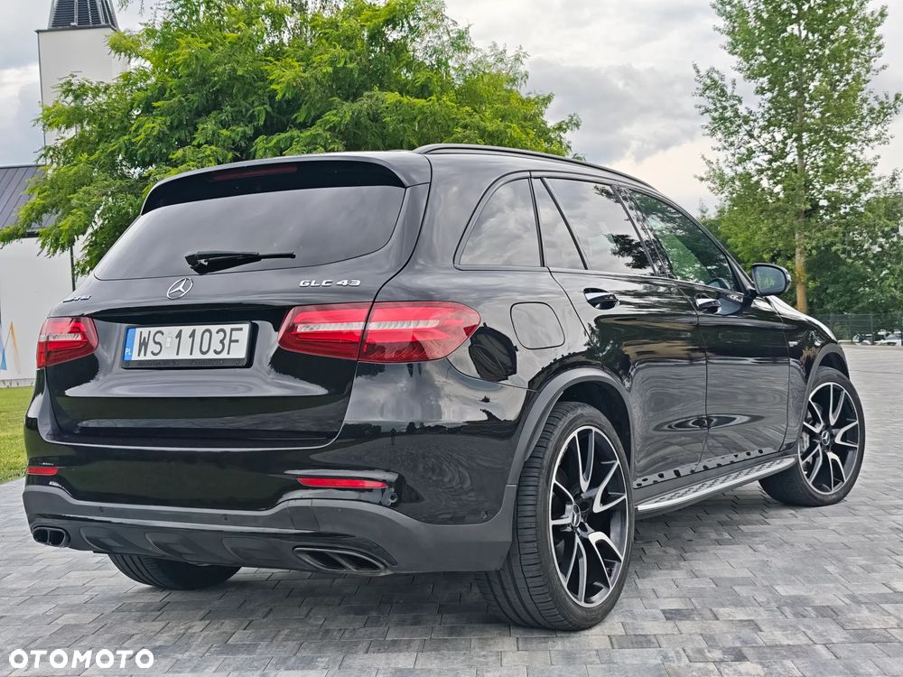 Mercedes-Benz GLC - 26