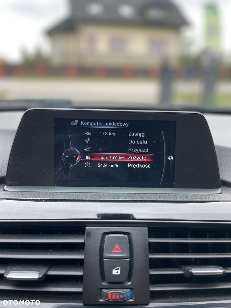 BMW Seria 3 318d Sport Line - 13