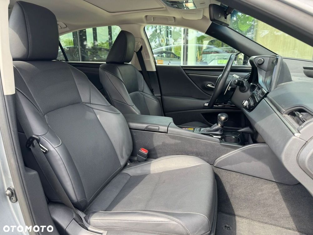 Lexus ES - 22