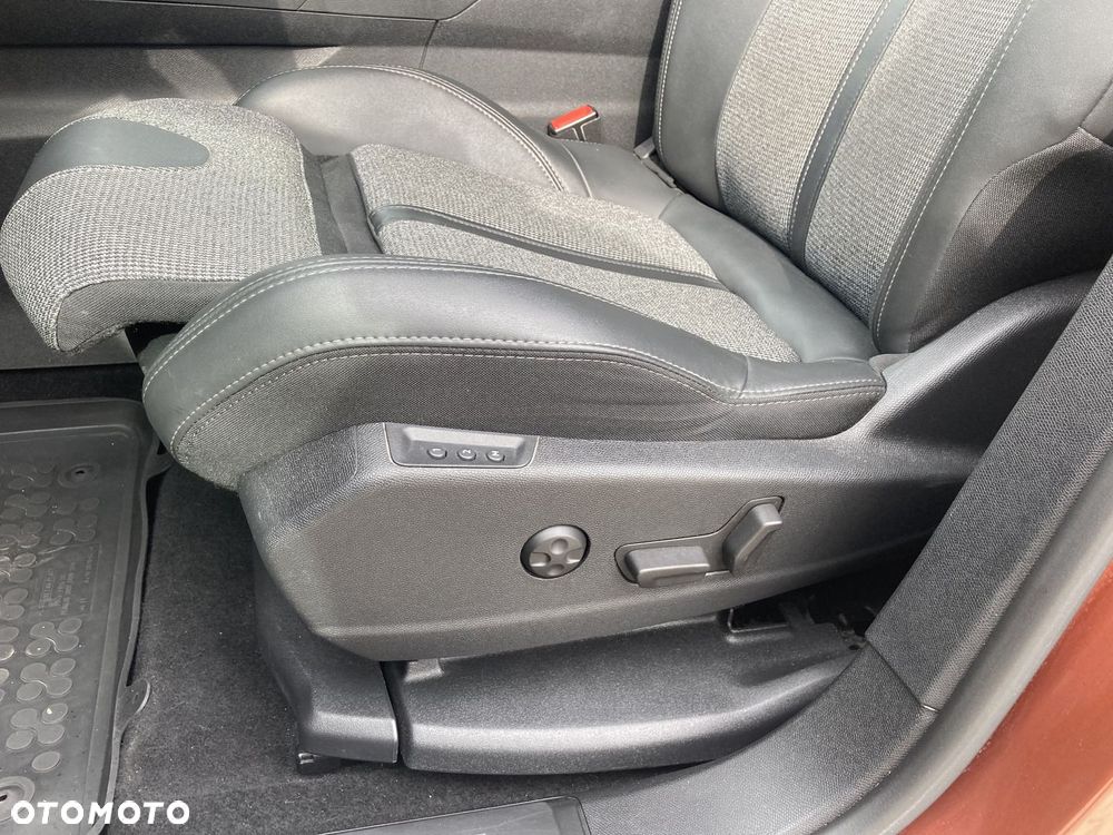 Peugeot 3008 1.2 PureTech Allure Pack S&S - 28
