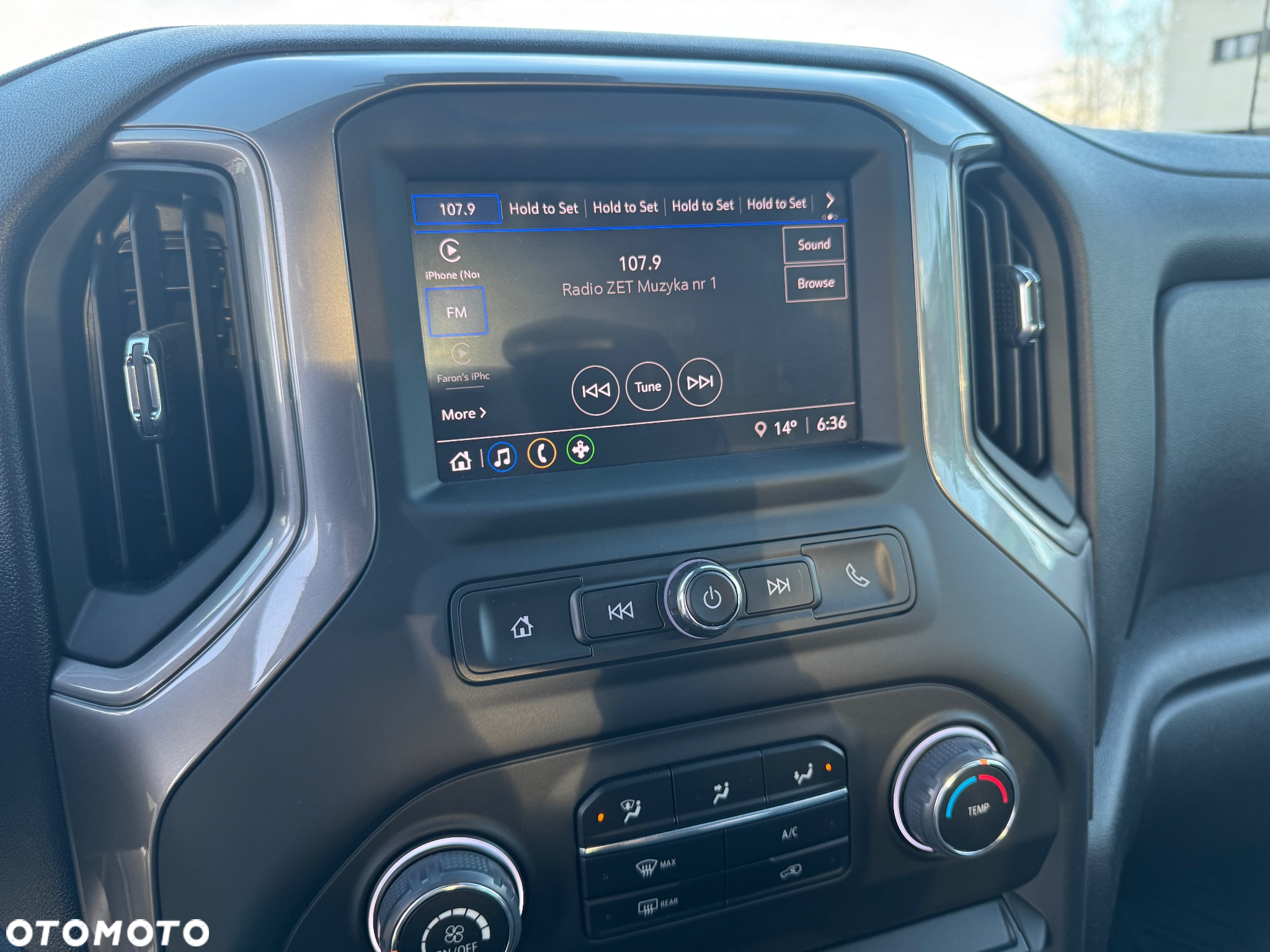 Chevrolet Silverado - 25