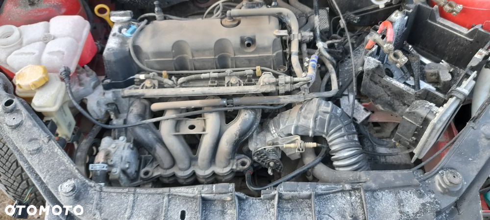 FORD FIESTA MK6 1.3 8V pokrywa zaworów - 2