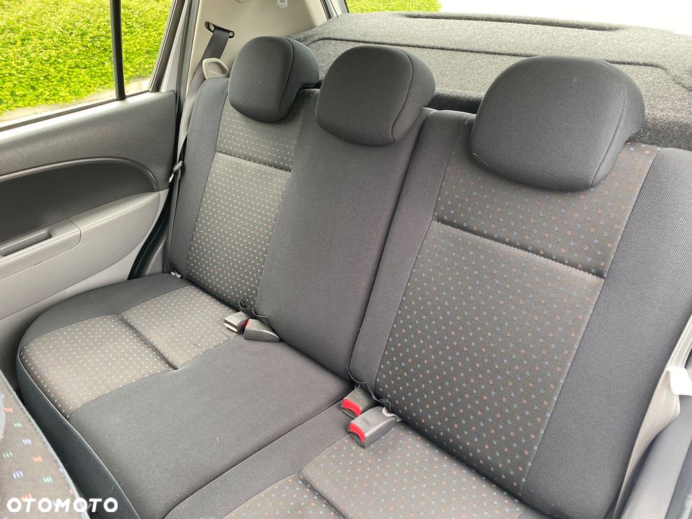 Daihatsu Sirion 1.3 - 12