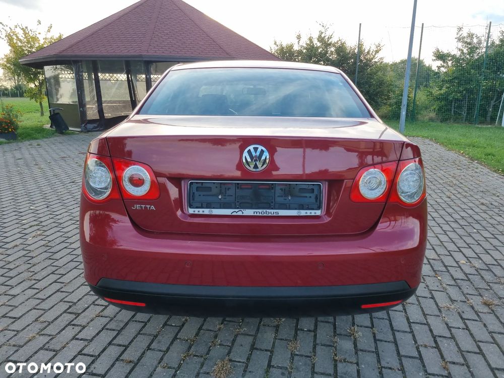 Volkswagen Jetta - 4