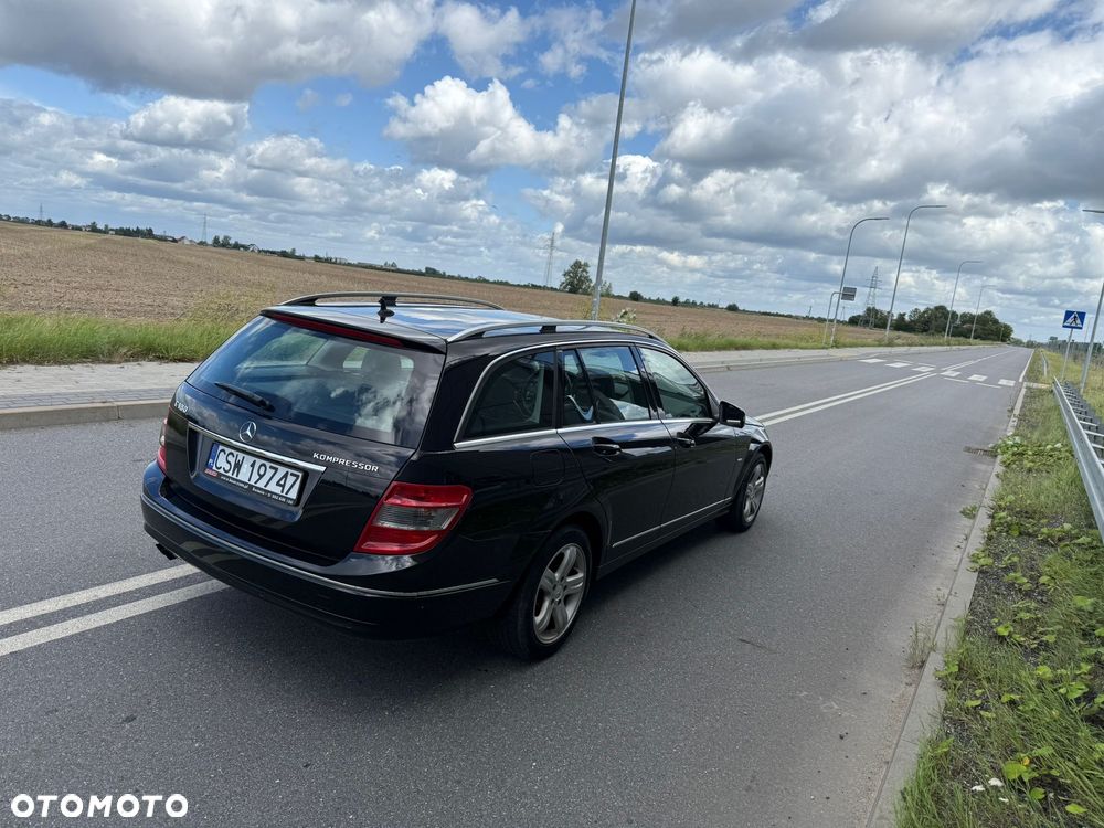 Mercedes-Benz Klasa C 180 K BlueEff Elegance - 4